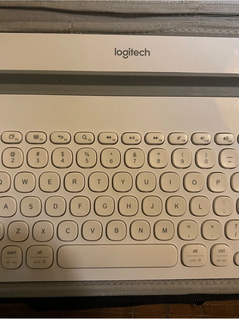 Logitech Portable White Keyboard in Hermit Shell Protective Carry Case